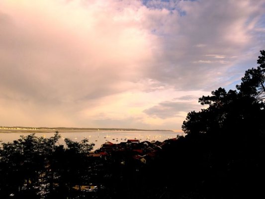 Cap Ferret Surf School a ajouté une nouvelle photo – à Cap Ferret Surf School