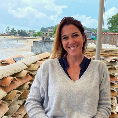 Bonjour! Et si on faisait les présentations? Je suis Aurélie, maman comblée de…